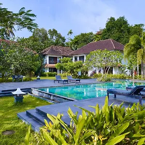 deshadan-cliff-and-beach-resort.hotels-alappuzha.com/